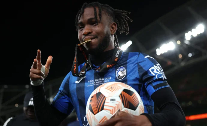 El Atlético reacciona y sube a los 40 millones por Lookman