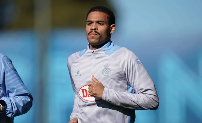 Ngongé completa su primera sesión como jugador del Espanyol