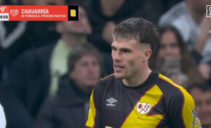 Pep Chavarría ve la segunda amarilla: sancionado y seguirá apercibido