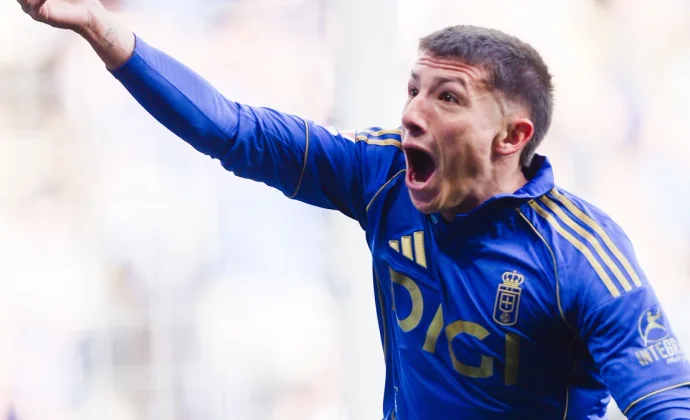 Thiago Fernández ilumina el Carlos Tartiere