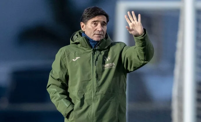 Ayoze, Thomas y Kambwala, con el grupo en la vuelta al trabajo