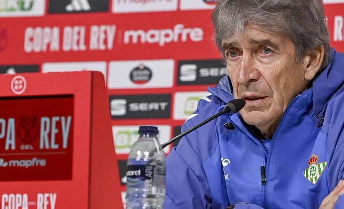 Pellegrini, sobre Cucho, Riquelme, Junior, Bakambu, Fidalgo, Abde, Antony, Fornals, Adrián y el Atlético