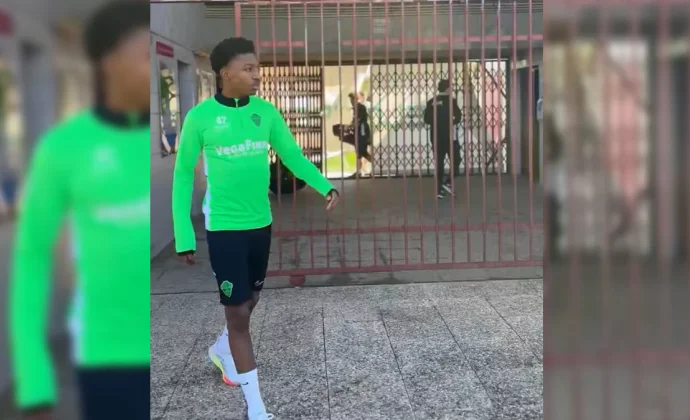 Buba Sangaré completa su primera sesión y Rafa Mir entrena con el grupo