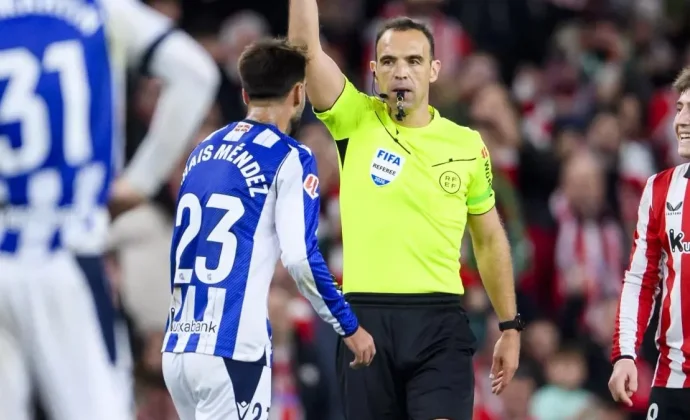 Apelación desestima el recurso de la Real y mantiene los dos partidos de sanción a Brais