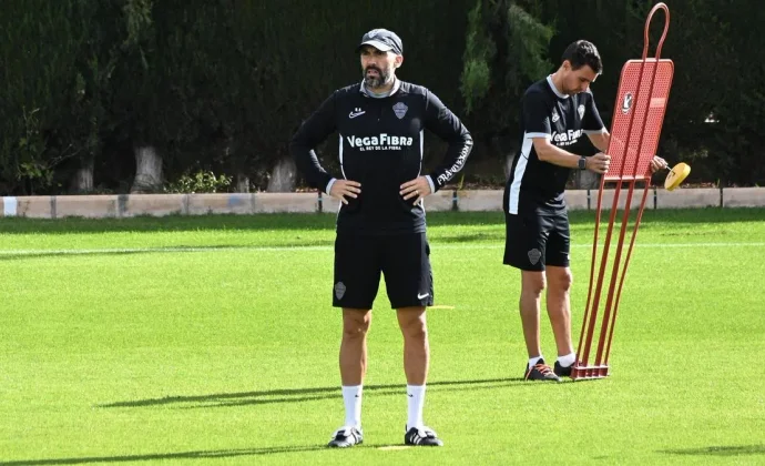 Buba Sangaré llega lesionado y se suma a las tres bajas