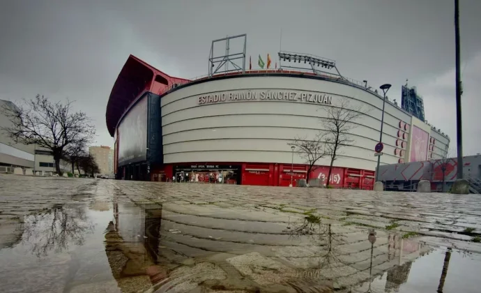 El Sevilla - Girona se suspende por inclemencias meteorológicas