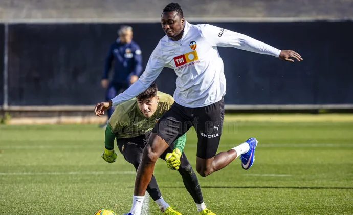Foulquier se pierde la sesión previa al partido contra el Real Madrid
