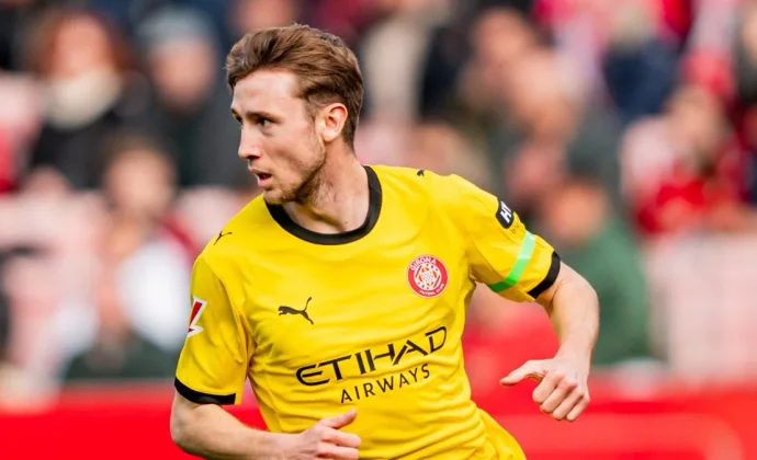 Vanat tuvo que ser sustituido por un golpe en el cuádriceps