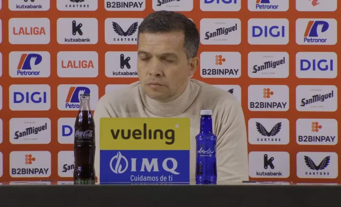 Luis Castro analiza la derrota, lamenta quedarse en inferioridad, habla de Arriaga y de Morales