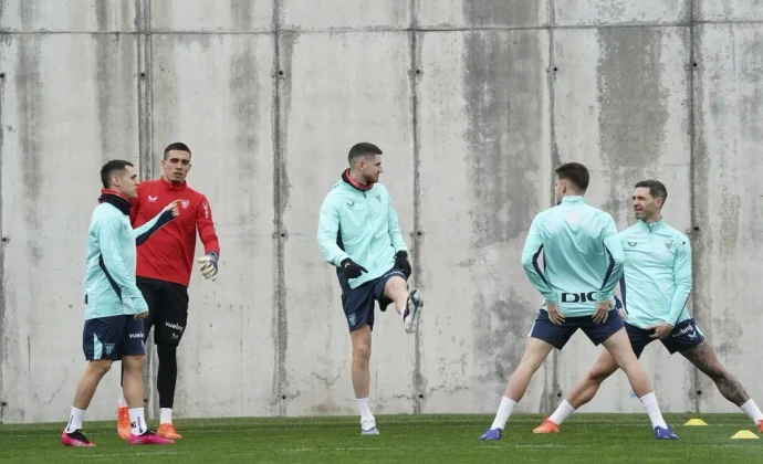 Sancet vuelve al grupo, Vivian y Berenguer siguen al margen y Yuri se someterá a pruebas