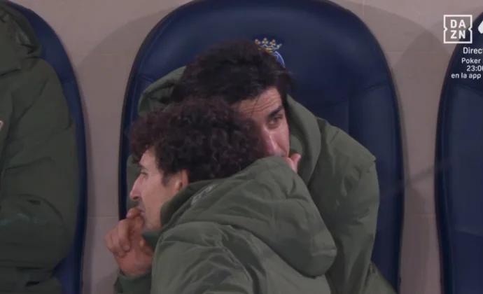 Gerard nota molestias en el calentamiento y le sustituye Buchanan