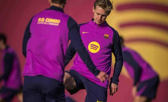 De Jong vuelve al grupo y Raphinha sigue al margen