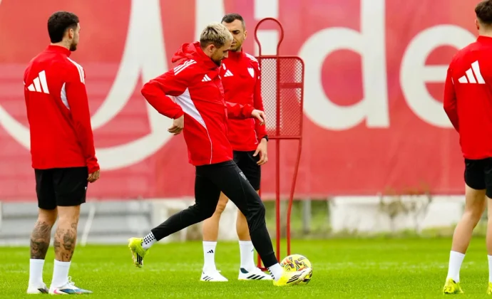 Januzaj regresa a los entrenamientos con el grupo