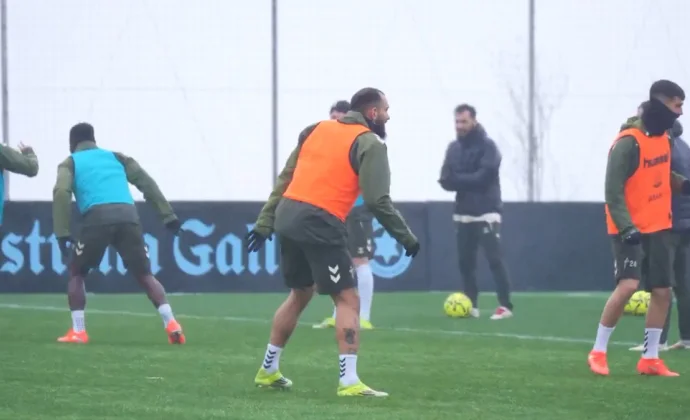 Álvaro Núñez, única baja en el entrenamiento del martes