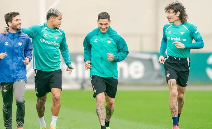 Cucho, Chimy y Bellerín encaran la recta final