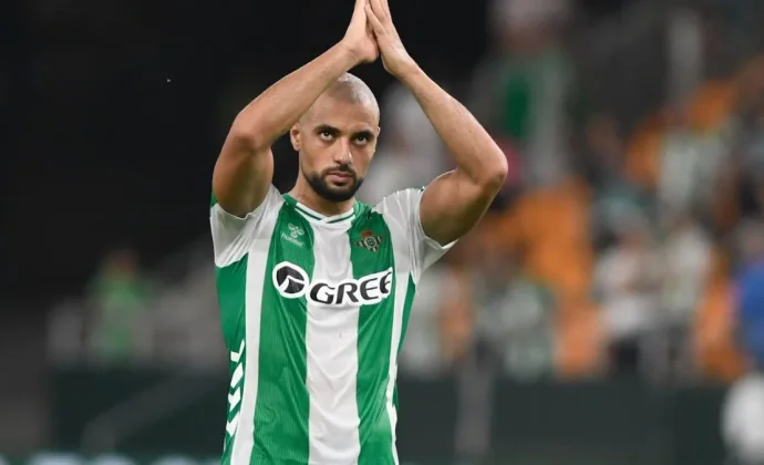 El Villarreal inicia contactos con el Fenerbahce por Sofyan Amrabat