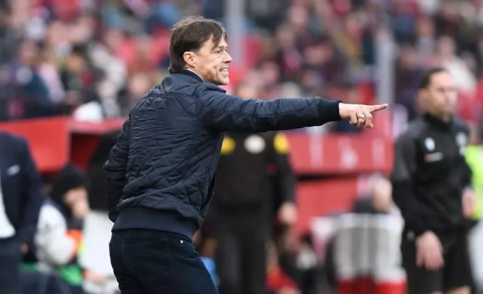 Almeyda medita cambiar el dibujo a un 4-4-2 ante el Alavés
