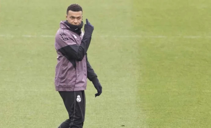 Mbappé y Asencio retoman los entrenamientos con el grupo
