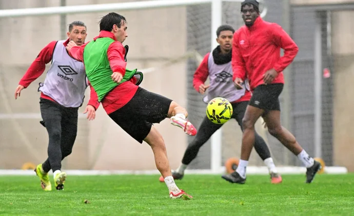 Luiz Felipe vuelve a caer lesionado y Unai López completa la sesión