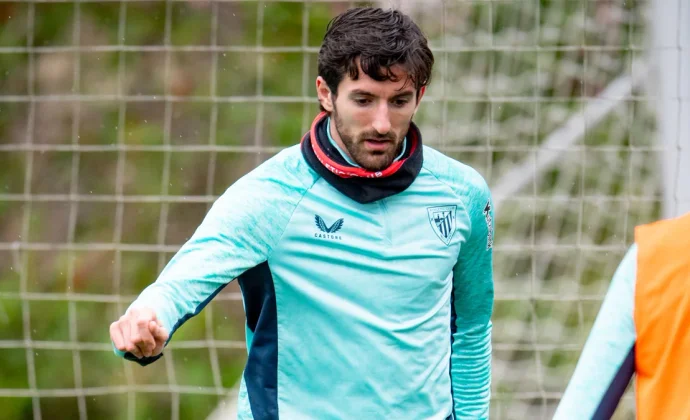 Vivian con el grupo, Nico Williams al margen y Jauregizar sometiéndose a pruebas