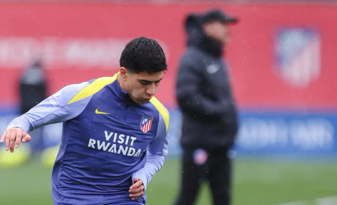 Pablo Barrios, única baja en la vuelta al trabajo del Atlético