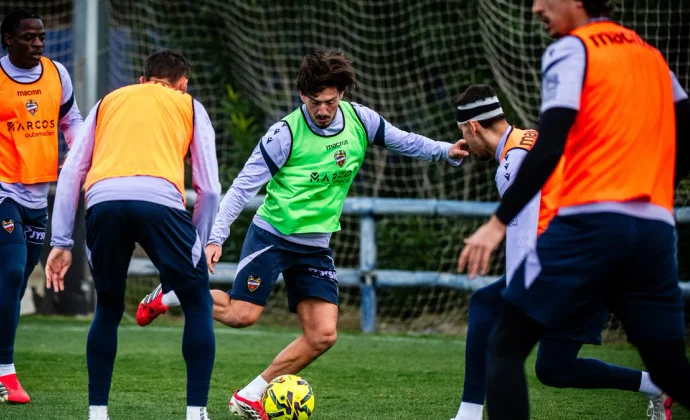 El Levante retoma los entrenamientos pendiente de Raghouber y Pablo Martínez