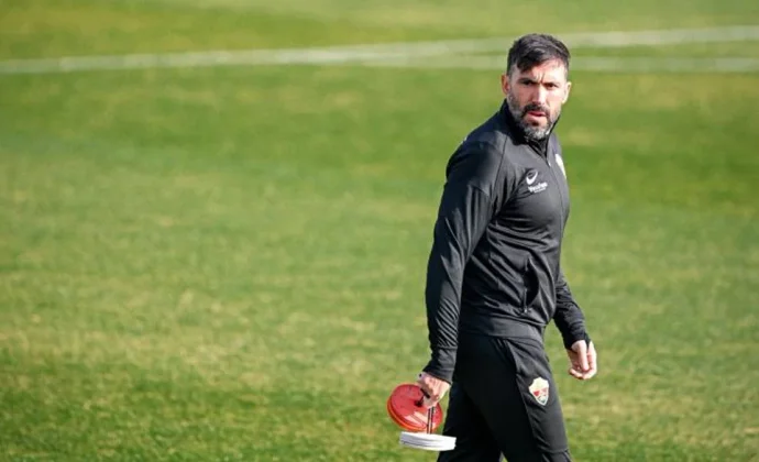 El Elche inicia la semana pendiente de Grady Diangana y Josan