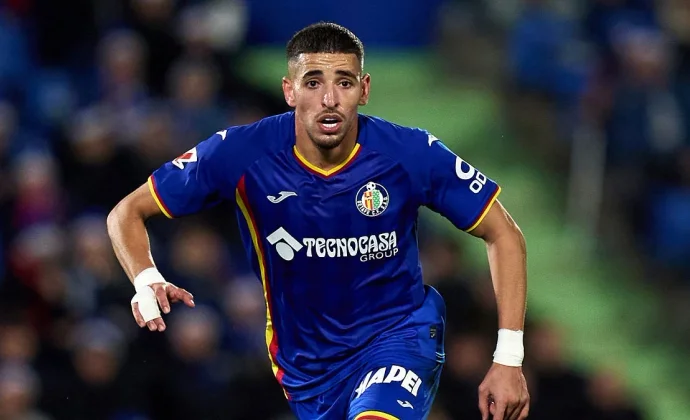 Abqar, más cemento para el muro de contención azulón