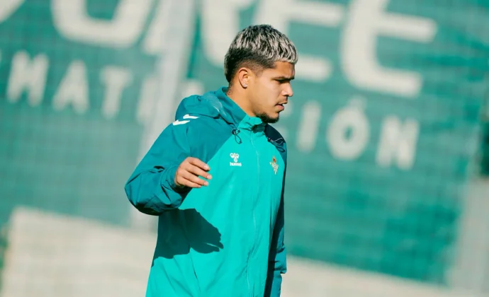 Minutos para Cucho contra el Rayo para ir rodando