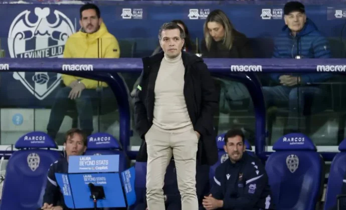 Luis Castro y la gestión de los apercibidos en el eje de la defensa