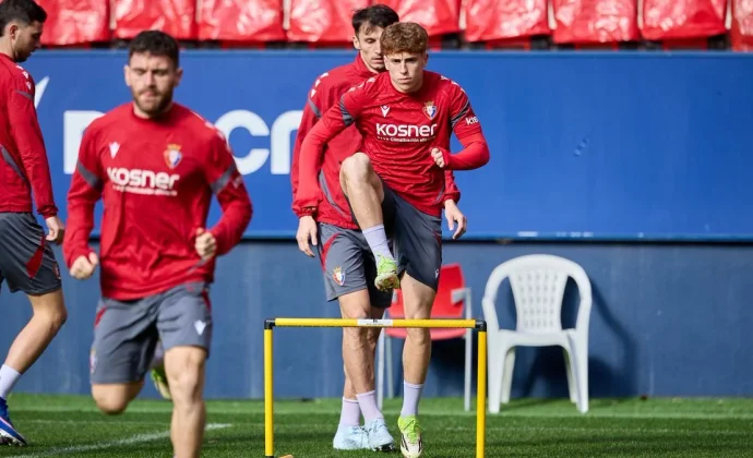 Víctor Muñoz y Rubén García vuelven al grupo tras la gestión de cargas de ayer