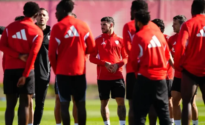 Azpilicueta y Nianzou repiten con el grupo y Almeyda tiene cuatro bajas médicas