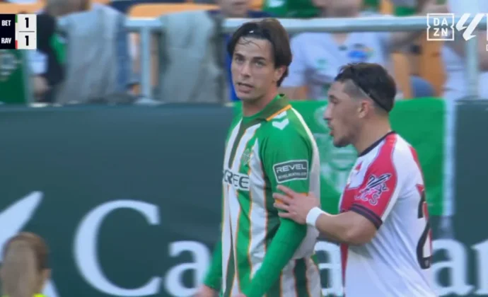 El Betis presenta alegaciones por la quinta amarilla de Valentín Gómez