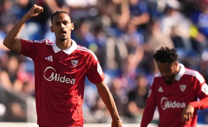 Söw despierta al Coliseum de la siesta