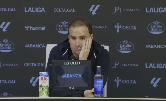 Arrasate esquiva la autocrítica y habla del penalti, Samu Costa y el arbitraje