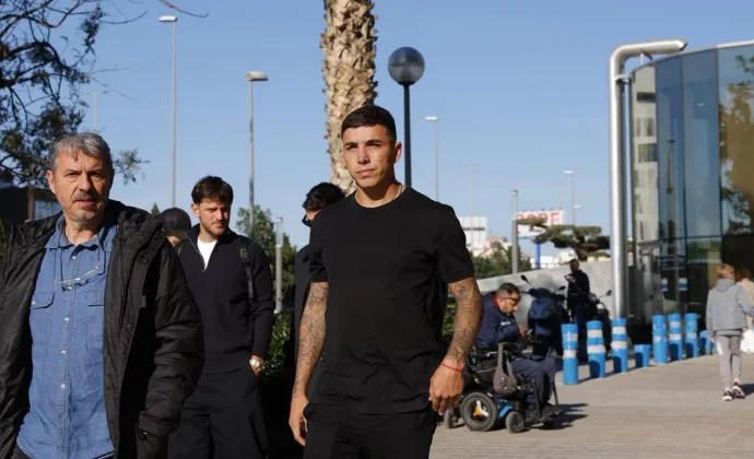 Renzo Saravia completa con éxito el reconocimiento médico con el Valencia