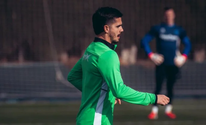 El Elche inicia la semana pendiente de Diangana