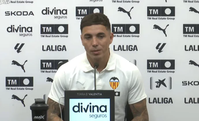 Saravia habla de su fichaje por el Valencia, su posición en el campo y estado físico