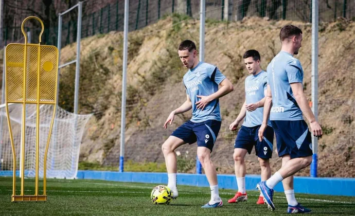 Sucic y Barrenetxea repiten con el grupo en la primera sesión de la semana