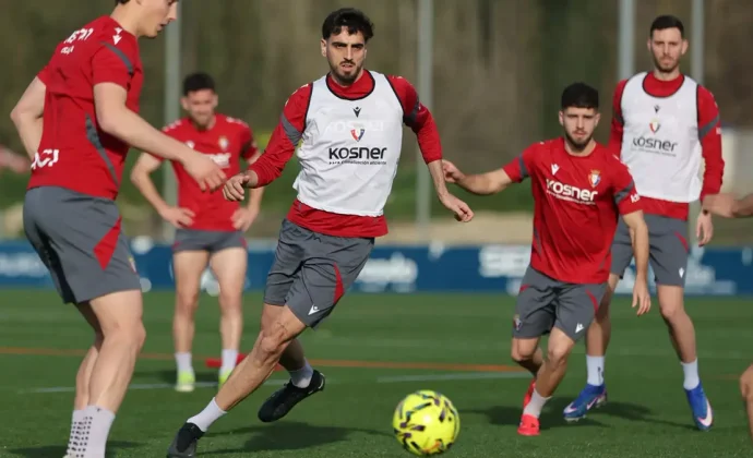 Osasuna regresó a los entrenamientos este martes con las únicas bajas de Boyomo y Benito