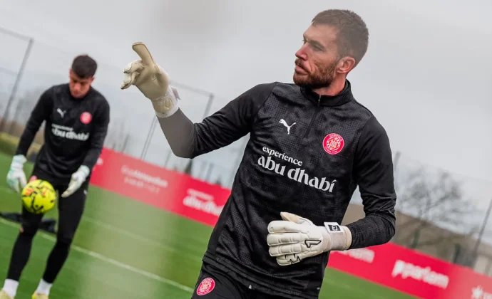 Cuidados para el dedo de Gazzaniga en la vuelta al trabajo del equipo