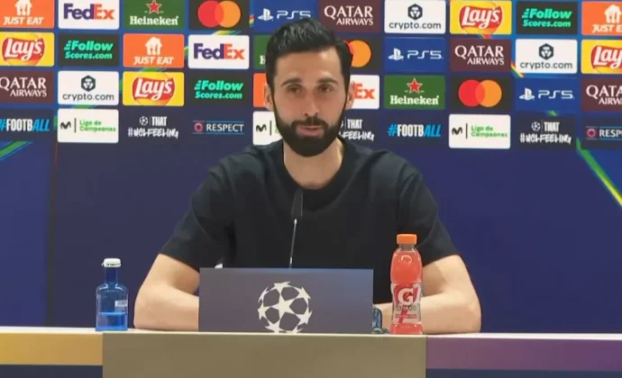 Arbeloa celebra el pase a octavos y habla de Vinicius, Gonzalo, Valverde y la lesión de Mbappé