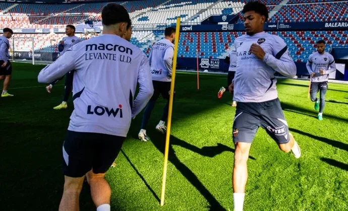 Elgezabal, Brugué y Pablo Martínez, bajas en el entrenamiento del jueves