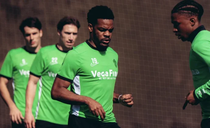 Álvaro Rodríguez sigue pendiente de evolución para el domingo