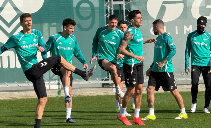 El Betis completa la sesión del viernes con las únicas bajas de Amrabat, Isco y Lo Celso