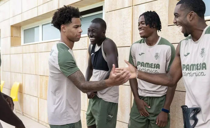 Kambwala y Costa repiten parcialmente con el grupo y Gerard sigue fuera