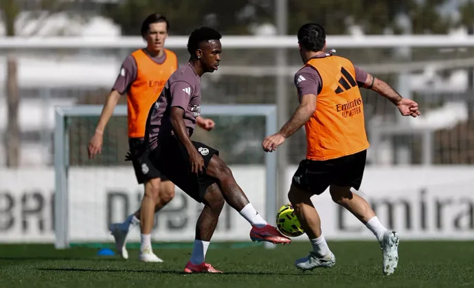 Asencio, Huijsen y Mbappé, bajas en la vuelta al trabajo del Real Madrid