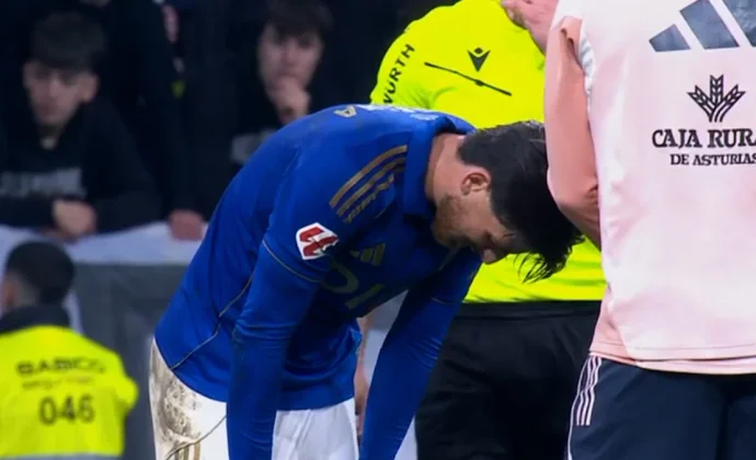 Alberto Reina pide el cambio por molestias en el tobillo