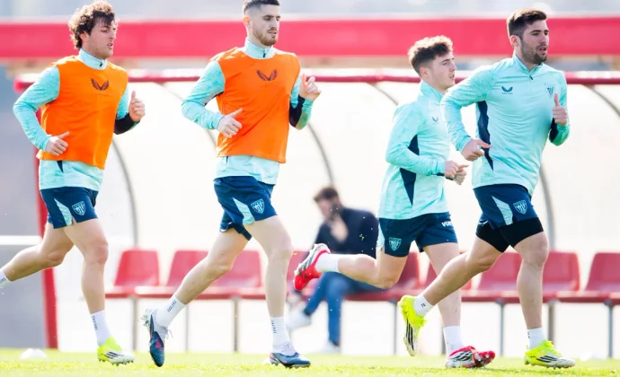 Laporte y Yuri gestionan las cargas este lunes en Lezama