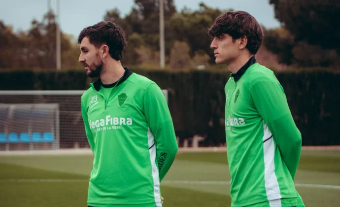 El Elche retoma los entrenamientos sin Héctor Fort y pendiente del caso Rafa Mir